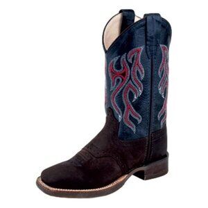 The Old West Boys' Embroidered Western Boots embrace the spirit of the American